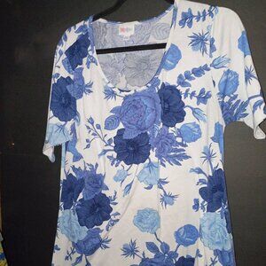 LuLaRoe Christy T White With Blue Rose Bunches Florals - Feminine size large